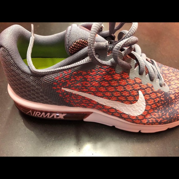 wmns air max sequent 2